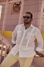 Cargar imagen en el visor de la galería, PRESIDENTIAL Linen Guayabera in Sahara Linen from Thomas Mason