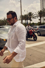 Cargar imagen en el visor de la galería, PRESIDENTIAL Linen Guayabera in Sahara Linen from Thomas Mason