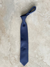 Cargar imagen en el visor de la galería, Four-In-Hand Wool Tie