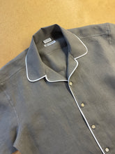 Cargar imagen en el visor de la galería, DEREK Pajama Short Sleeve Shirt in Gold Linen