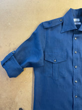 Cargar imagen en el visor de la galería, IKE Linen Shirt in cloth by Caccioppoli