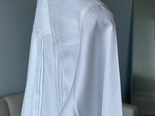 Cargar imagen en el visor de la galería, Bespoke Guayabera in Royal Twill Herringbone 100/2 Cotton