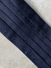 Cargar imagen en el visor de la galería, Moire Pre Tied Bow / Cummerbund Set