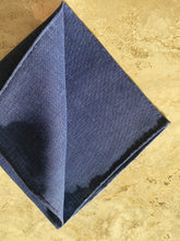 Cargar imagen en el visor de la galería, Linen Handrolled Pocket Square
