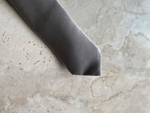 Cargar imagen en el visor de la galería, Charmeuse Silk Satin Tie