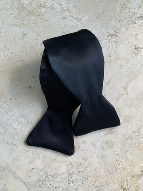 Square End Tie Yourself Bow